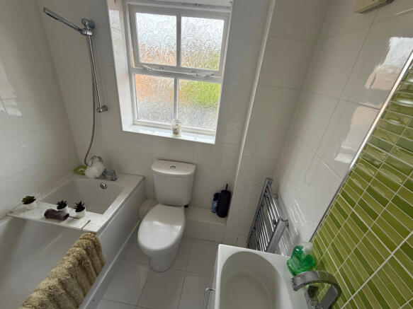 4 bed Detached for sale Image 11