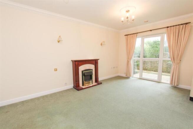 LIVING ROOM.jpg