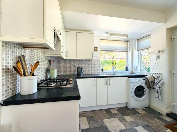2 bed Semi-Detached Bungalow for sale Image 4