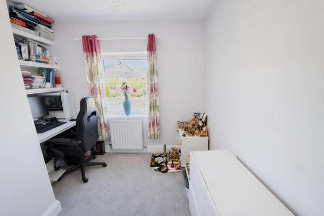 4 bed Semi-Detached for sale Image 12