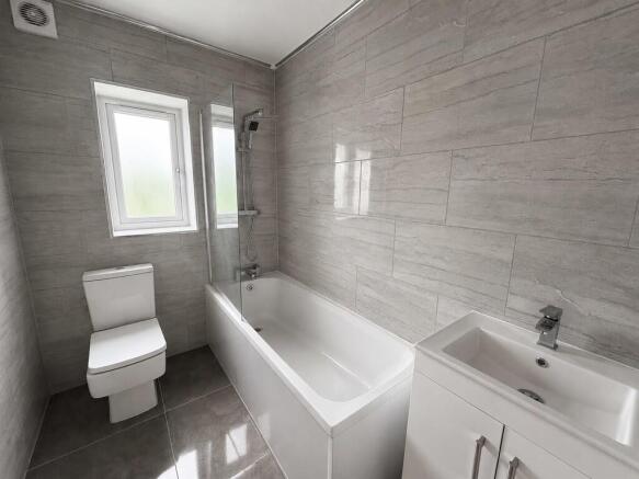 5 bed Semi-Detached for sale Image 6