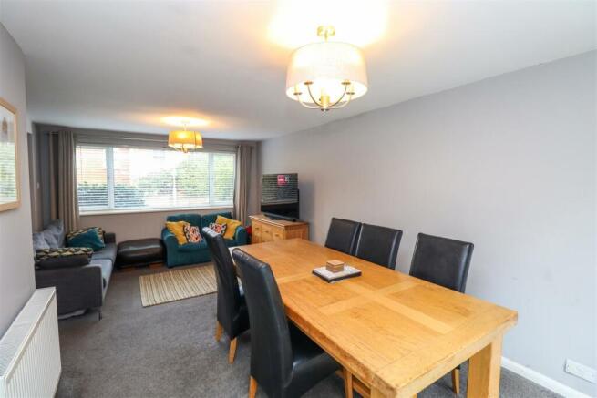 Lounge/Dining Room