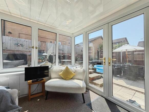 2 bed Detached Bungalow for sale Image 7