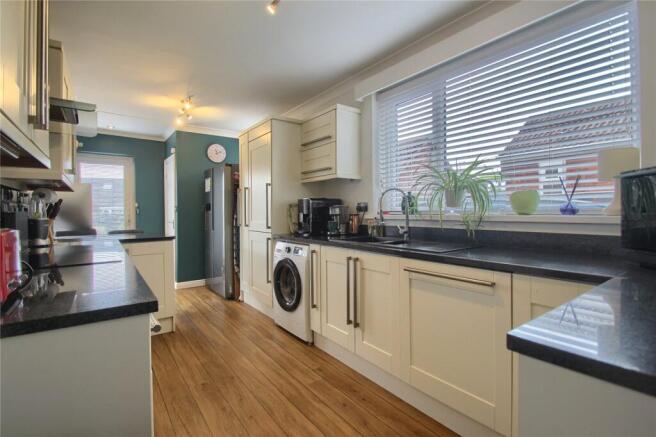 3 bed Semi-Detached for sale Image 12