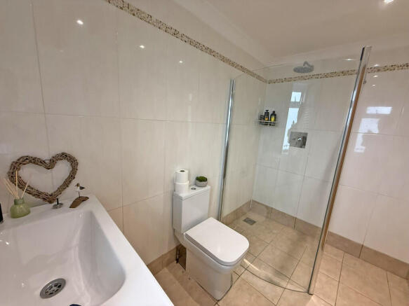 3 bed Detached for sale Image 10