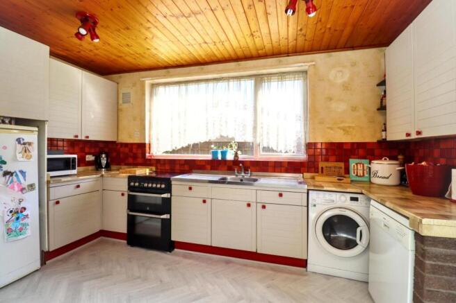 4 bed Semi-Detached for sale Image 5