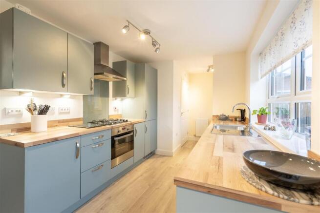 Kitchen / Dining Room