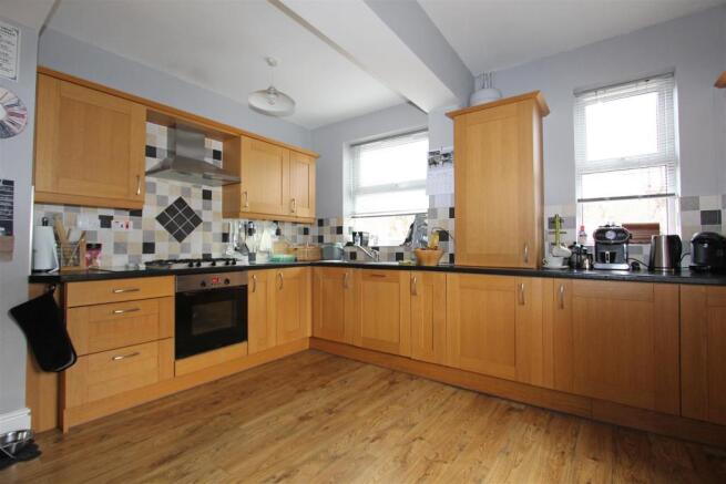 Kitchen.......jpg