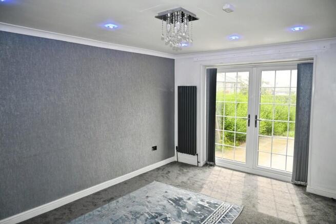 2 bed Semi-Detached to rent Image 4