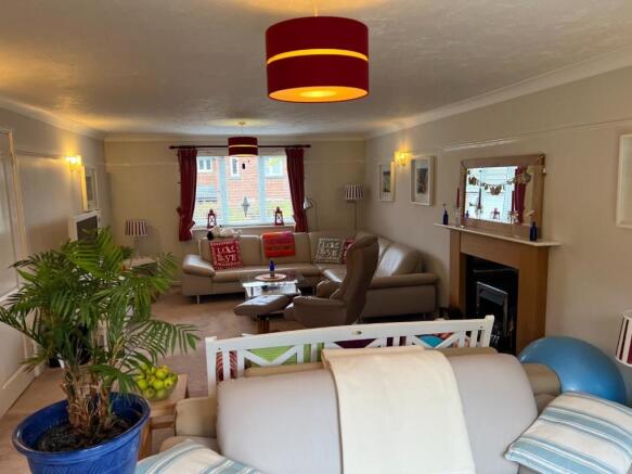 Crowborough Lane Lounge1.JPG