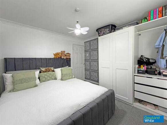 3 bed Terraced for sale Image 6