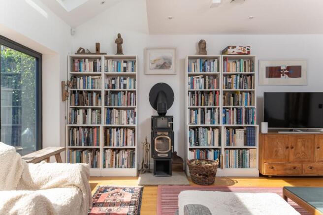 4 bed Detached for sale Image 7