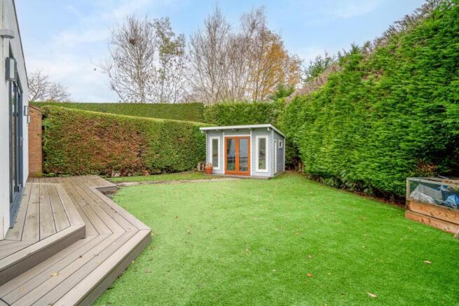 3 bed Detached to rent Image 6