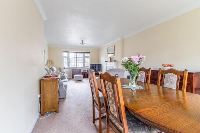 Lounge/Dining Room