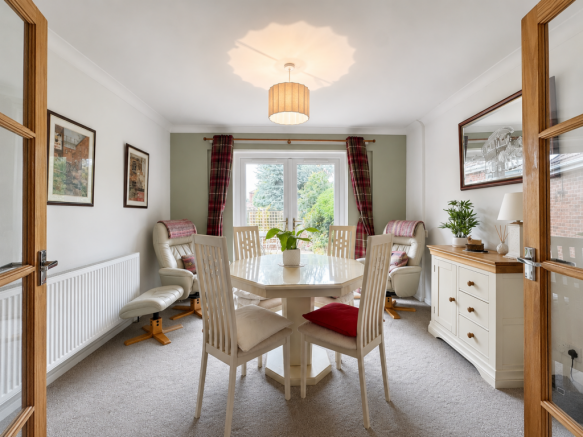 3 bed Semi-Detached Bungalow for sale Image 4