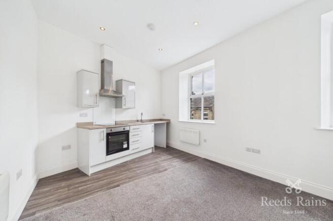 2 bed Apartment to rent Image 5