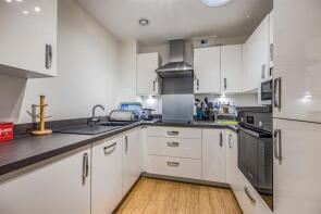 45, Shilling Place, Stakes Road, Waterlooville PO7 5GL