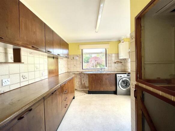 Kitchen 1.jpg