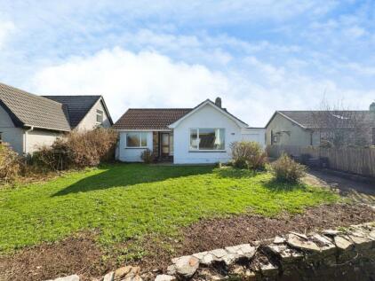 Mullion, Spacious bungalow with no onward chain