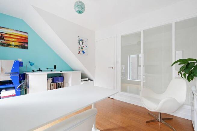 Bedroom 3 / Study