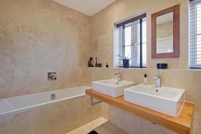 En-Suite Bathroom