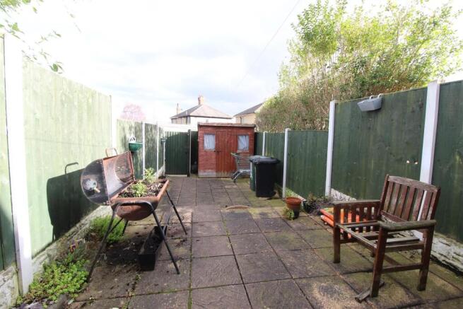 1 bed House Share to rent Image 7