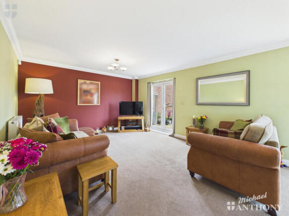 CAM03852G0-PR0598-STILL010