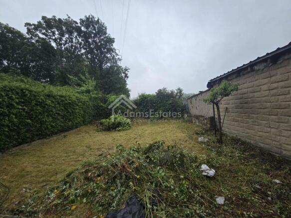 2 bed Semi-Detached to rent Image 11