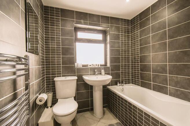 upstairs bathroom.jpg