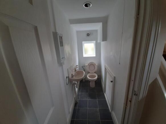 1 bed House Share to rent Image 4