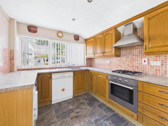 2 bed Detached Bungalow for sale Image 8