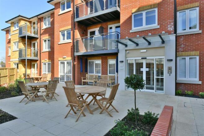 Owners Patio Area.jpg