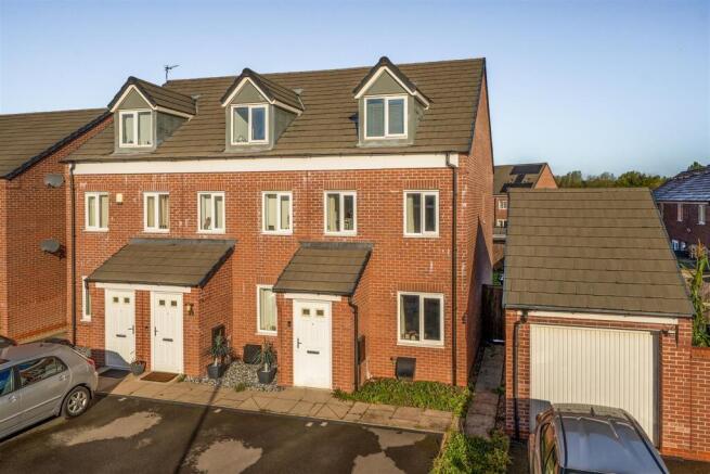 3-bed house on Starling Close, Shepshed, Loughborough, £240,000