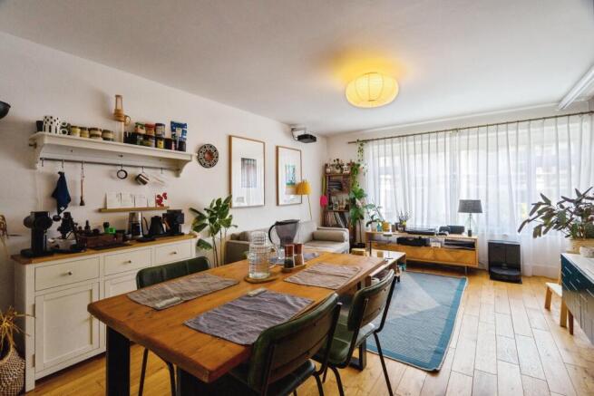 Lounge/Dining Room