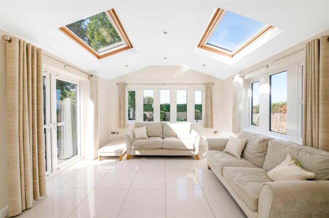 OPEN PLAN LIVING DINING KITCHEN