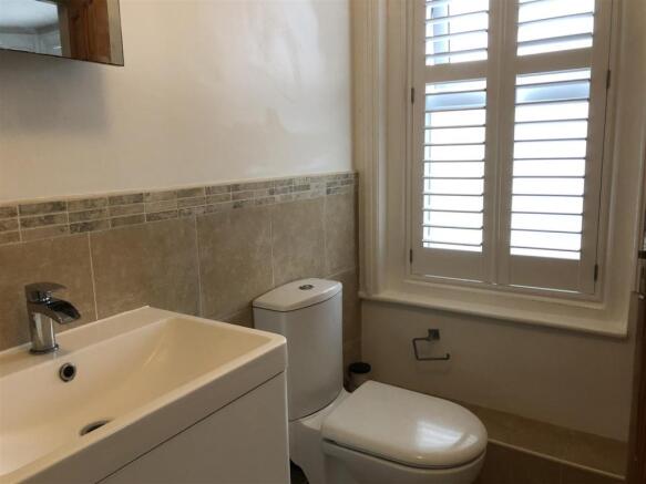 En-Suite 1b.JPG