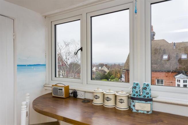 KITCHEN / BREAKFAST ROOM