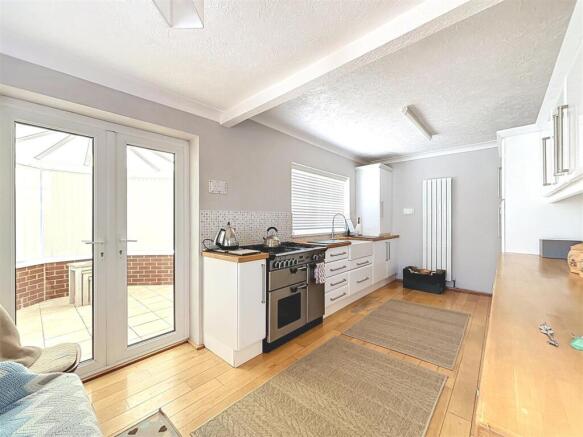 2 bed Semi-Detached Bungalow for sale Image 9