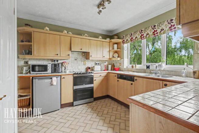 3 bed Detached for sale Image 9