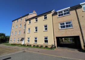 10, Delphinium Court, St. Neots PE19 2LL