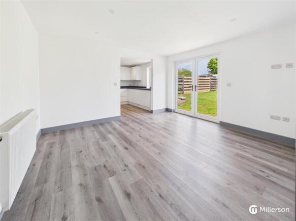 LIVING ROOM/DINING ROOM
