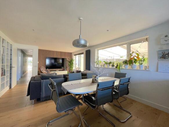 Living Room/Dining Room/Kitchen. (1)