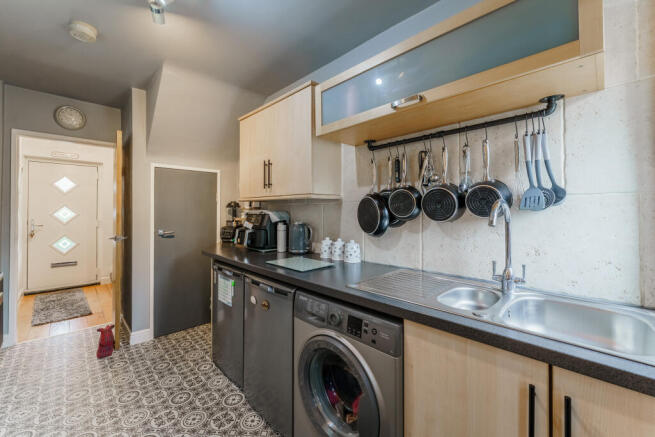 3 bed Semi-Detached for sale Image 9