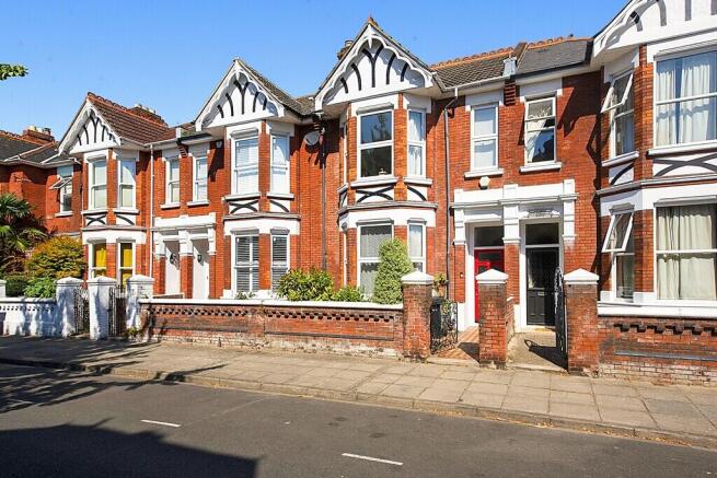 40_Bembridge_Cres...