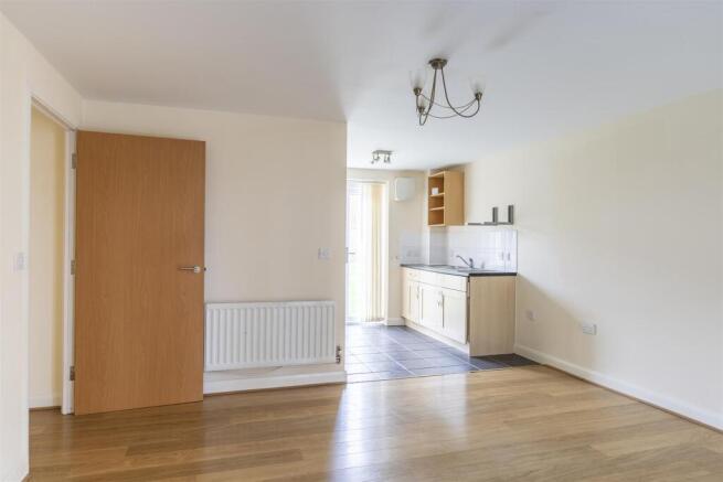 Sitting Room / Dining Room