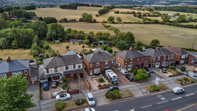 5 bed Semi-Detached for sale Image 5