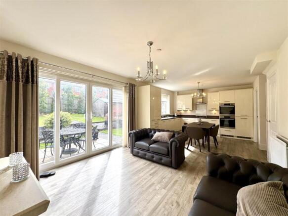 KITCHEN/DINING/FAMILY ROOM