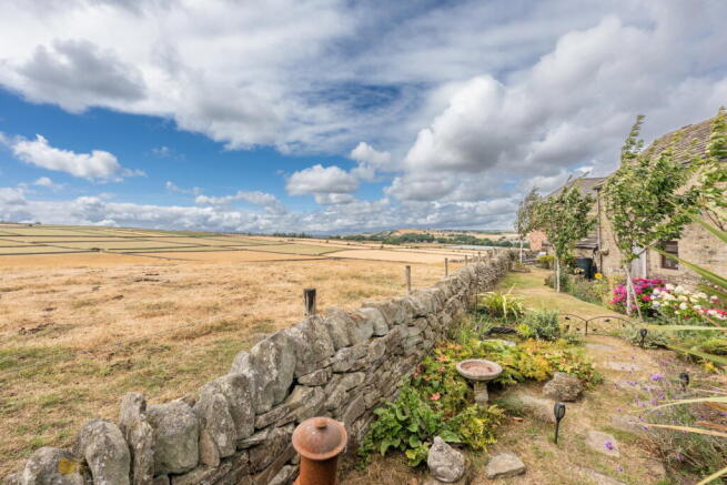 5 bed Barn Conversion for sale Image 4