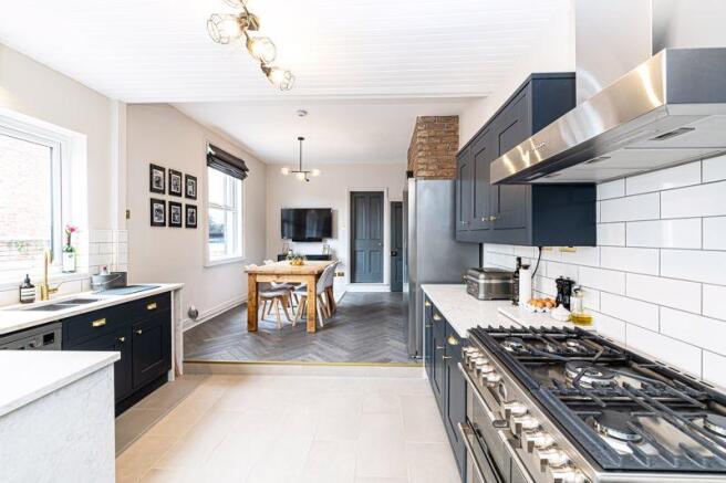 Kitchen/Dining...