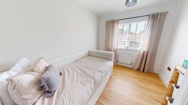4 bed Semi-Detached for sale Image 11